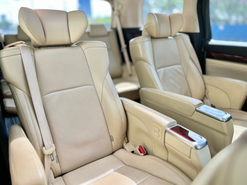 Model: Toyota Alphard MPV Minivan