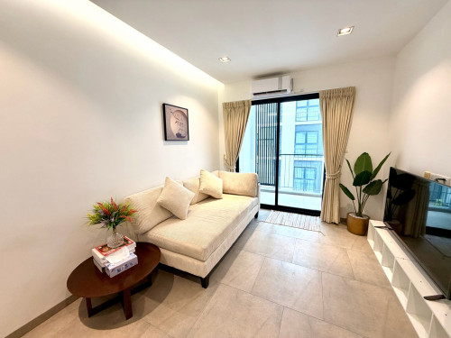 One-bedroom newly renovated cozy condo at Urban Village (Phase 1)