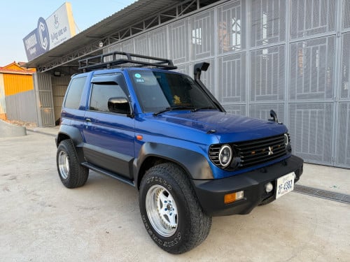 Pajero old school លេងហើយ