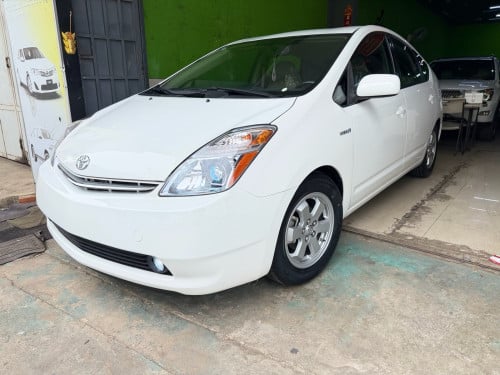 Prius 2008 Full option (ក្នុងលឿង)
