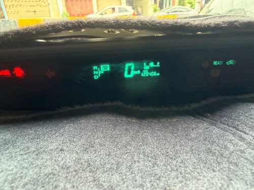 Prius 2008 Full option (ក្នុងលឿង)
