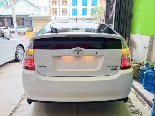 Prius 2008 Full option (ក្នុងលឿង)