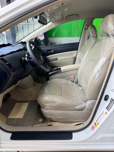 Prius 2008 Full option (ក្នុងលឿង)