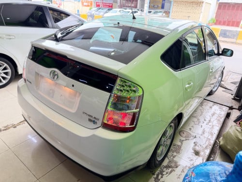 Prius 2008 Full option (ក្នុងលឿង)