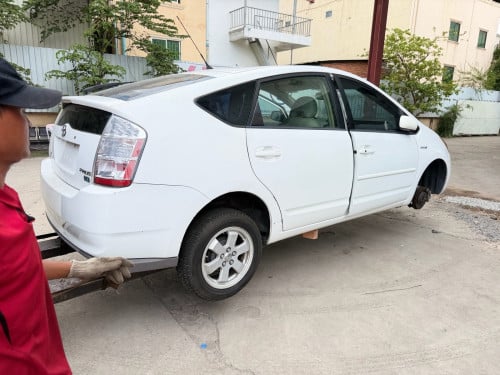 Prius 2008 Full option (ក្នុងលឿង)
