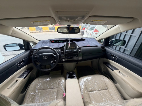 Prius 2008 Full option (ក្នុងលឿង)