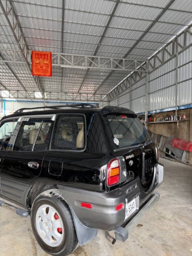 RAV 4ឆ្នាំ  1998 ឡានស្អាត គ្រឿងក្នុងថ្មី មិនបុកមិនប៉ះ មុខក្រោយស្អាត