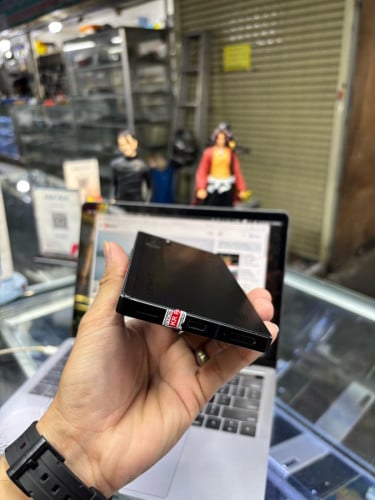 Redmagic9pro plus 1TB Ram24G Sim2 CH ម៉ាសុីនសានុំបែកខ្នងតិច