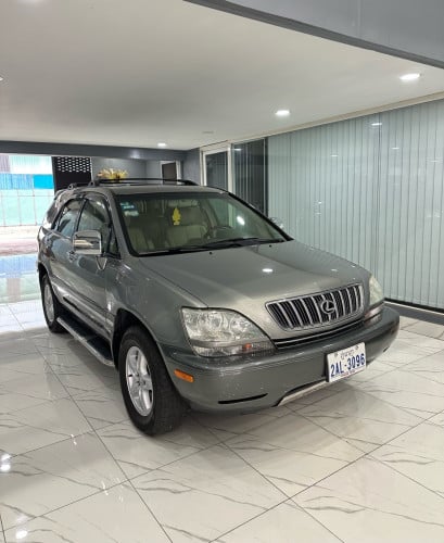 RX300 ឆ្នាំ03 ប៉ុង2 ឡានស្អាតទឹកថ្នាំបាញ់តែថ្ពាល់មួយគត់