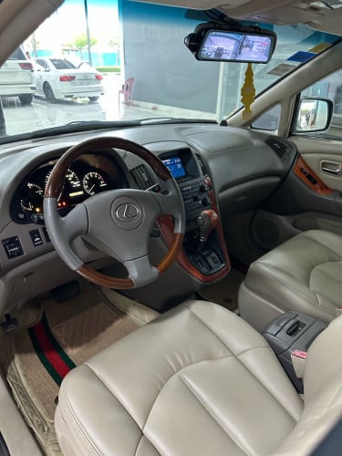 RX300 ឆ្នាំ03 ប៉ុង2 ឡានស្អាតទឹកថ្នាំបាញ់តែថ្ពាល់មួយគត់