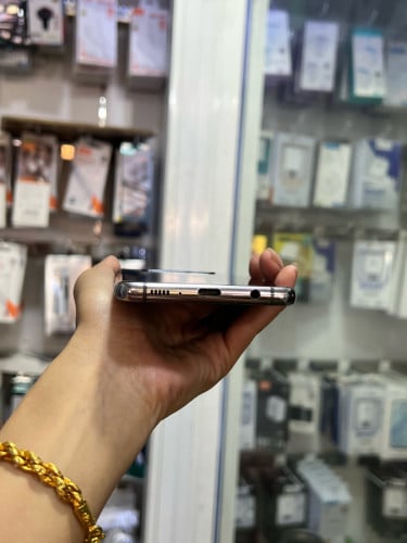Samsung Galaxy S10+ កញ្ចក់កោង(អត់ជាប់អី) Memory 128GB Ram 8 អីវ៉ាន់ក្រុមហ៊ុន ដាក់បានសុីម2