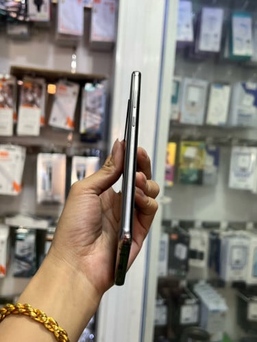 Samsung Galaxy S10+ កញ្ចក់កោង(អត់ជាប់អី) Memory 128GB Ram 8 អីវ៉ាន់ក្រុមហ៊ុន ដាក់បានសុីម2