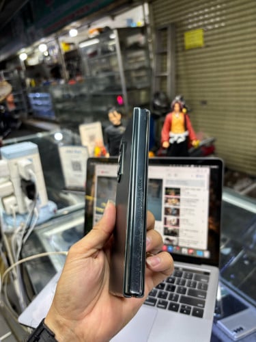 Samsung Zfold3 256G Ram12G Sim2 global ឆ្នូតអេក្រង់ក្រៅ ក្នុងបត់ស្ទើរ