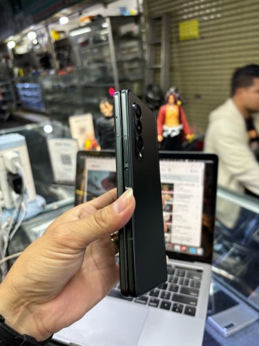 Samsung Zfold3 256G Ram12G Sim2 global ឆ្នូតអេក្រង់ក្រៅ ក្នុងបត់ស្ទើរ