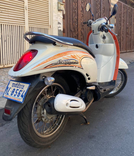 SCOOPY (490$)2012 Japan 110cc មានកាតគ្រី