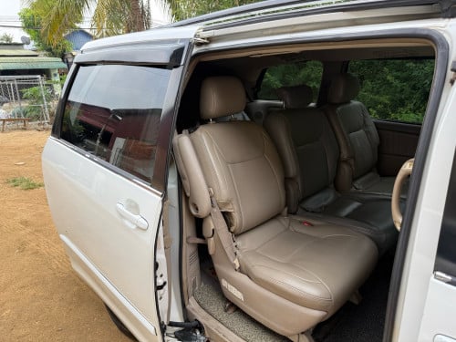 Sienna XLE/P1 (ហ្គាសហើយ)