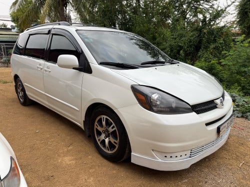 Sienna XLE/P1 (ហ្គាសហើយ)