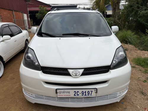 Sienna XLE/P1 (ហ្គាសហើយ)
