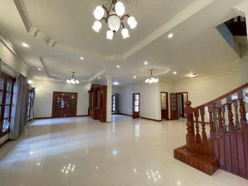 Single villa for rent Borey Chamkamorn