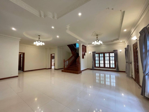 Single villa for rent Borey Chamkamorn