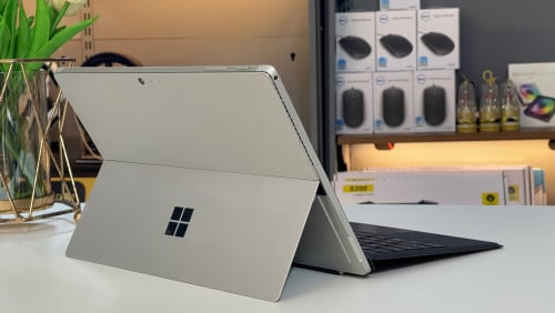 Surface Pro 4 (Non touch) (1ទឹកស្អាត 90%)ទិញអោយកូនរៀនត្រូវតែម្តង👍🌈