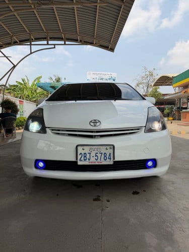 Toyata Prius 05ឡេីងfull ឡាន​ស្អាត​ ថ្មី​គ្មាន​កន្លែង​ទាស់​ ម៉ាស៊ីន​ប្រអប់​លេខ​ស្អាត​ 9800$ចរចា​