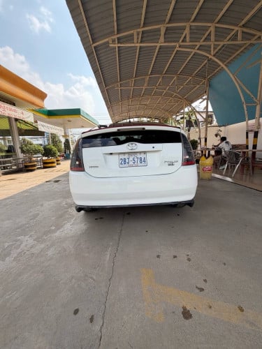 Toyata Prius 05ឡេីងfull ឡាន​ស្អាត​ ថ្មី​គ្មាន​កន្លែង​ទាស់​ ម៉ាស៊ីន​ប្រអប់​លេខ​ស្អាត​ 9800$ចរចា​