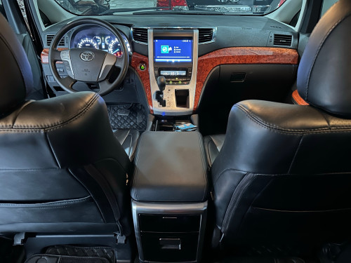 Toyota alphard 2014