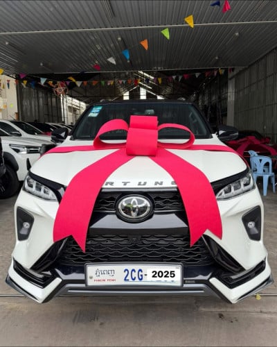 Toyota Fortuner Modelistar 2025ប្រើបាន10000km