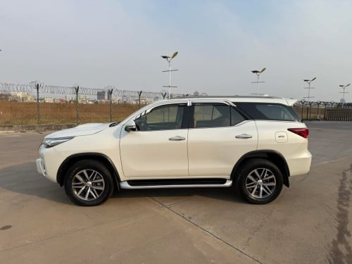 Toyota Fortuner2017 ប្រេីបាន5មុឺនគីឡូជាង តំលៃចរចាបានទៀត