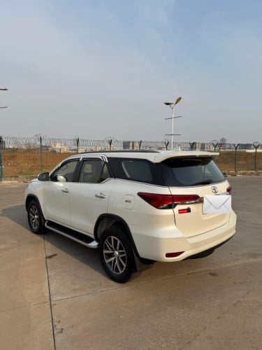 Toyota Fortuner2017 ប្រេីបាន5មុឺនគីឡូជាង តំលៃចរចាបានទៀត