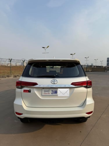 Toyota Fortuner2017 ប្រេីបាន5មុឺនគីឡូជាង តំលៃចរចាបានទៀត