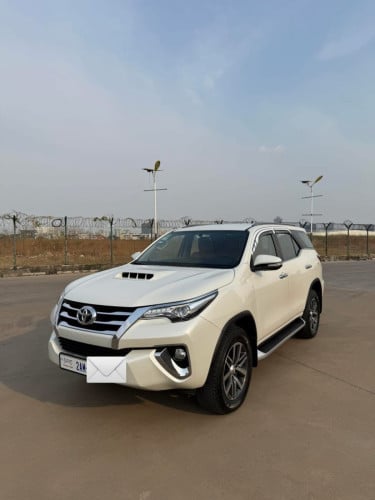 Toyota Fortuner2017 ប្រេីបាន5មុឺនគីឡូជាង តំលៃចរចាបានទៀត