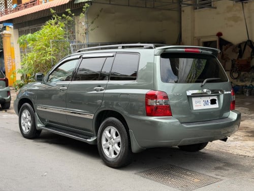 Toyota Highlander 2004 4ម៉ាសុីន(V4) ប៉ុង1 កៅអី3ជួរ ថ្នាំហ្សុីន90% 🔥ធានាឡាននៅថ្មី