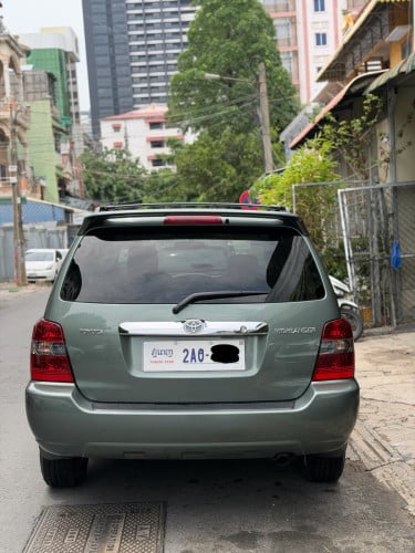 Toyota Highlander 2004 4ម៉ាសុីន(V4) ប៉ុង1 កៅអី3ជួរ ថ្នាំហ្សុីន90% 🔥ធានាឡាននៅថ្មី