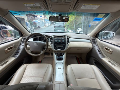 Toyota Highlander 2004 4ម៉ាសុីន(V4) ប៉ុង1 កៅអី3ជួរ ថ្នាំហ្សុីន90% 🔥ធានាឡាននៅថ្មី