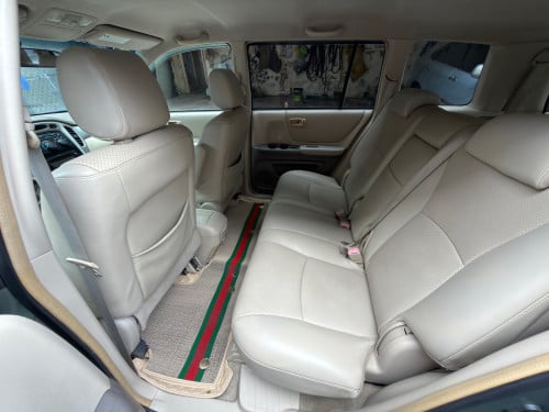 Toyota Highlander 2004 4ម៉ាសុីន(V4) ប៉ុង1 កៅអី3ជួរ ថ្នាំហ្សុីន90% 🔥ធានាឡាននៅថ្មី