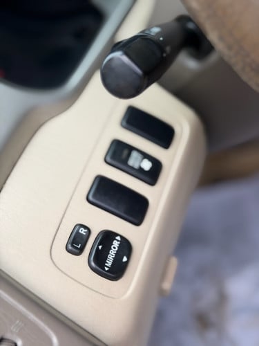 Toyota Highlander 2004 4ម៉ាសុីន(V4) ប៉ុង1 កៅអី3ជួរ ថ្នាំហ្សុីន90% 🔥ធានាឡាននៅថ្មី