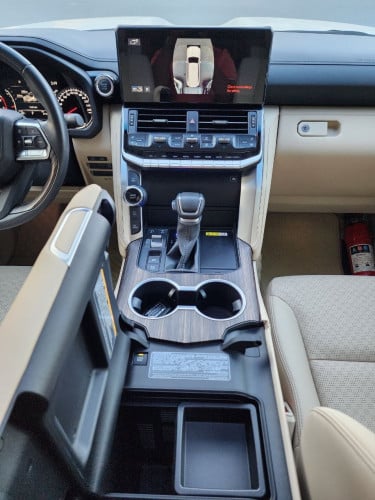 Toyota Land Cruiser2023 VXR V6សាំងថ្មីខ្លាំងធានា