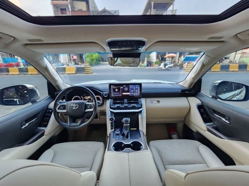 Toyota Land Cruiser2023 VXR V6សាំងថ្មីខ្លាំងធានា