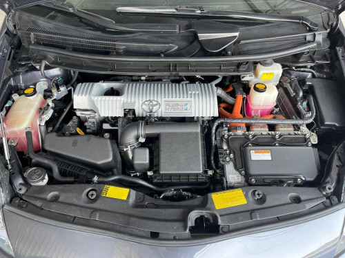 Toyota Prius 2014 option 3 Plug-in ទេីបតែចូលស្តុកថ្មី តម្លៃល្អ បង់រំលស់សិក្សា១៥នាទីដកឡាន