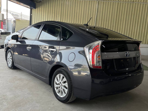 Toyota Prius 2014 option 3 Plug-in ទេីបតែចូលស្តុកថ្មី តម្លៃល្អ បង់រំលស់សិក្សា១៥នាទីដកឡាន