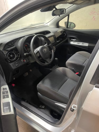 Toyota Vitz 015 ស្លាកលេខ