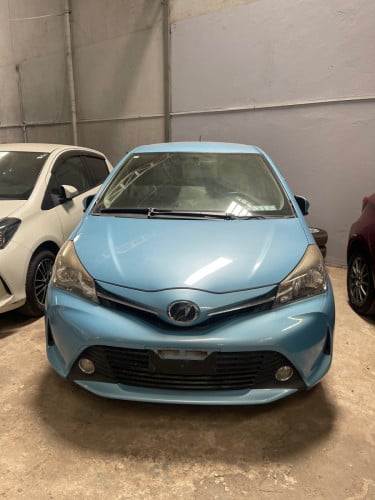 Toyotz Vitz 015