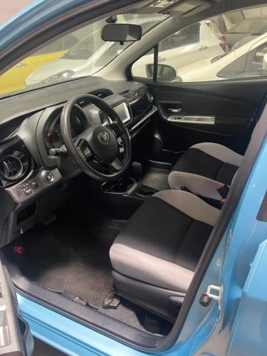 Toyotz Vitz 015