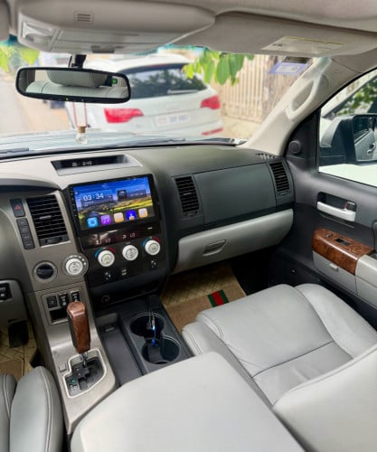 Tundra Limited 2010 ហ្គាលរួច✅ ស្លាកលេខខ្ពស់កប់ ឡាននៅថ្មីណាស់😍