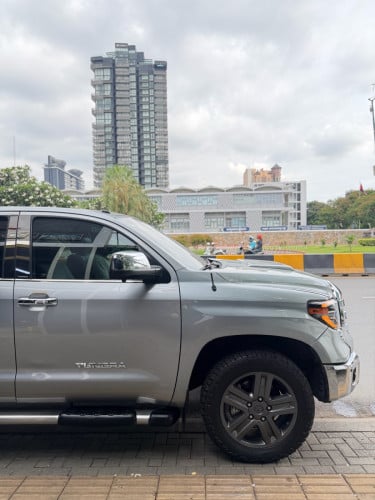 Tundra Limited 2010 ហ្គាលរួច✅ ស្លាកលេខខ្ពស់កប់ ឡាននៅថ្មីណាស់😍