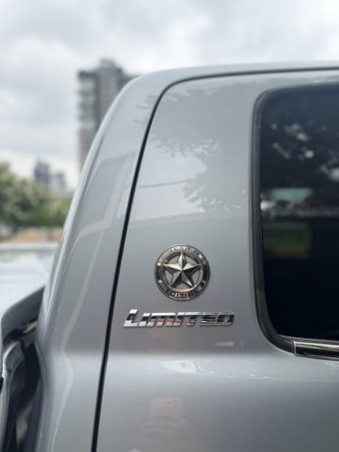 Tundra Limited 2010 ហ្គាលរួច✅ ស្លាកលេខខ្ពស់កប់ ឡាននៅថ្មីណាស់😍