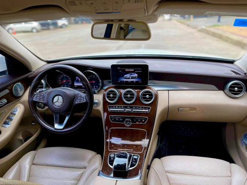 Year 015 Mercedes c300 luxury