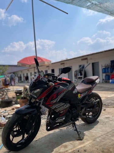 Z250 មានពន្ធកាត់ 1100$ចង់បានពិតចាំឆាតមក